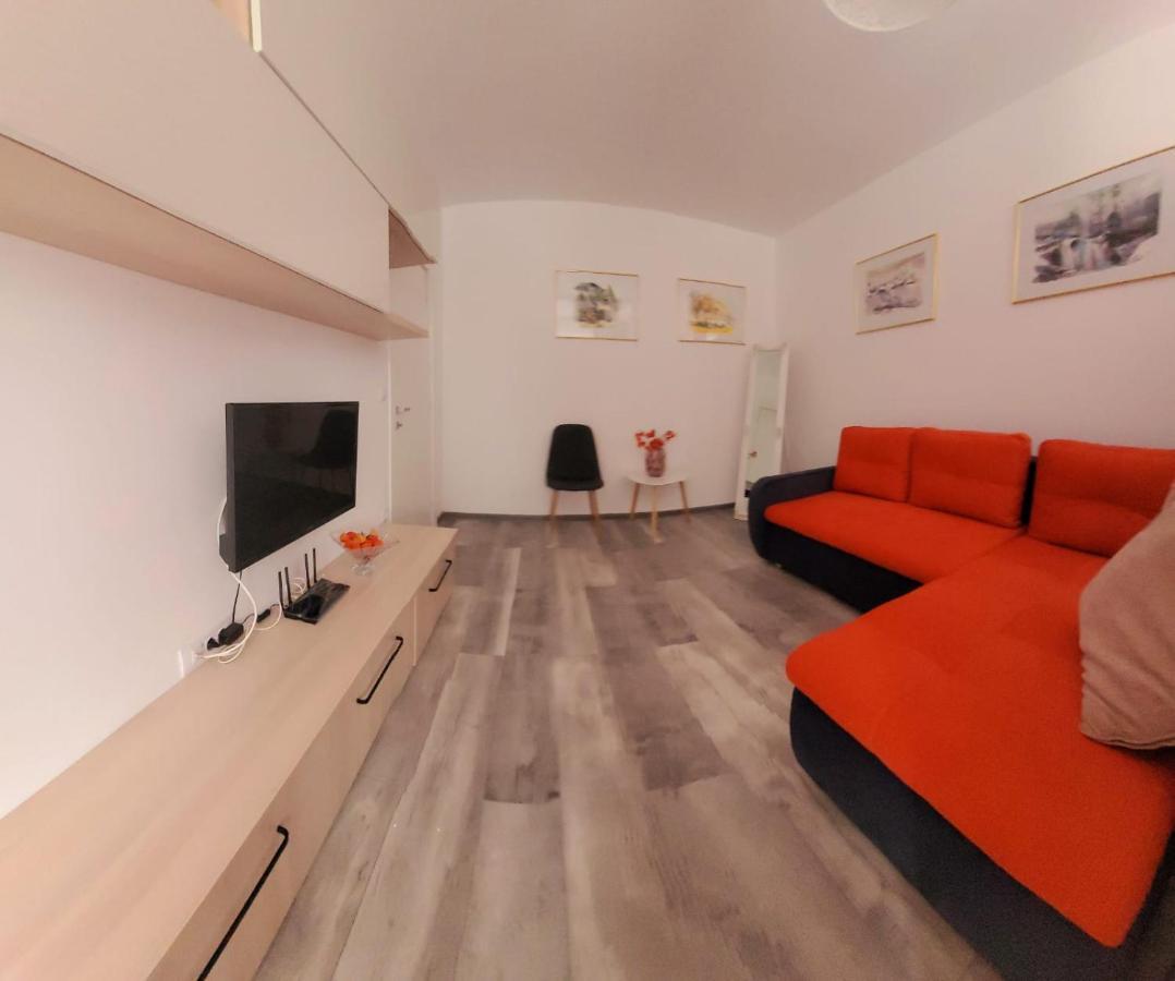 86 Nicolea Labis Coresi Apartament